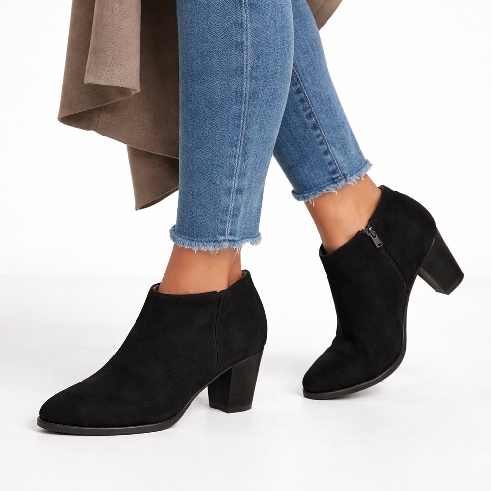 Journee Collection Black Ankle Booties - Picture 2 of 12